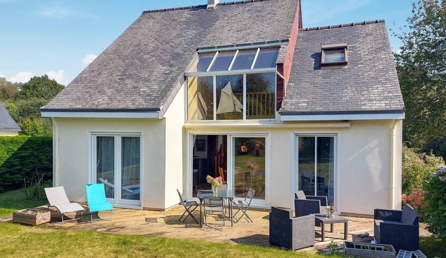 4 bedroom stunning home in Gouesnach