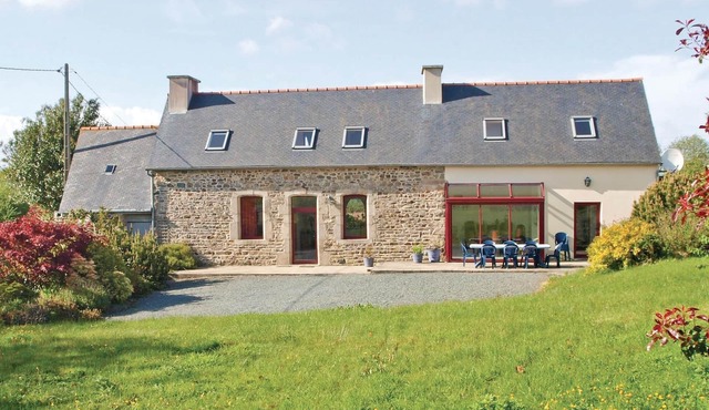 4 bedroom stunning home in Tredarzec