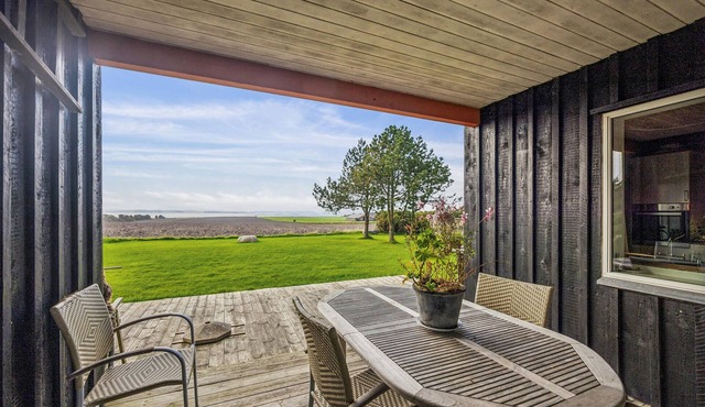 4 bedroom stunning home in Karby