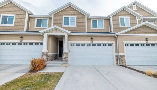 4-bedroom townhome in Orem on The Links at Sleepy Ridge Golf Course