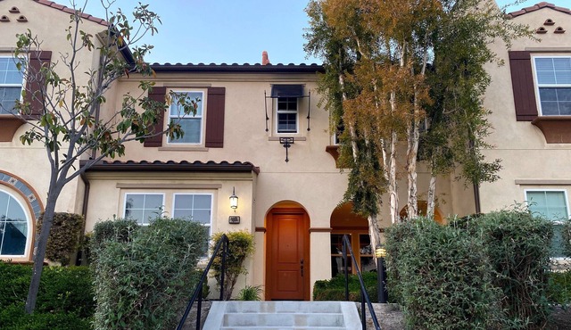 4 bedroom townhouse in great neighborhood