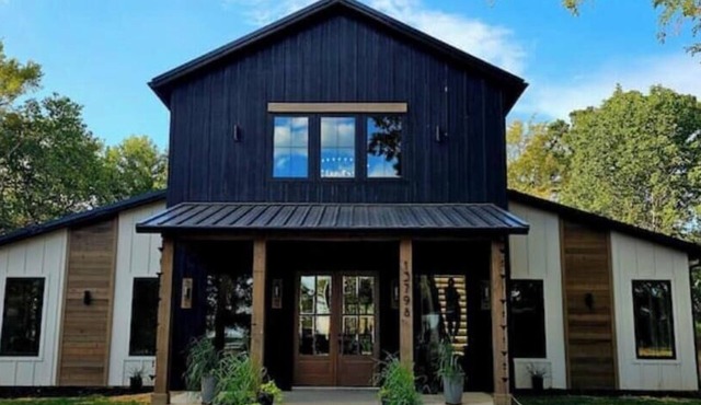 4-bedroom vacation home just 5 minutes from Lake Texoma