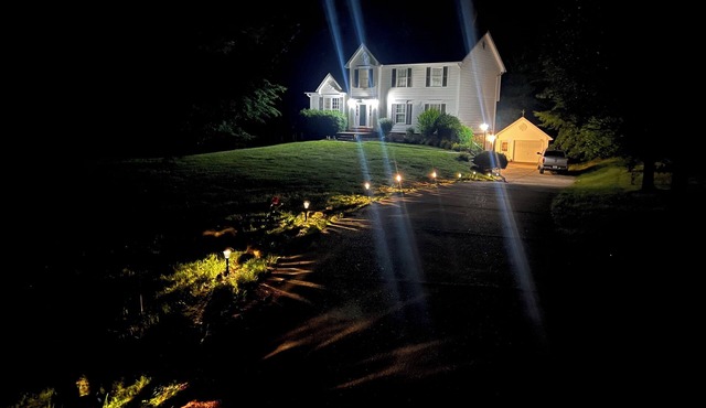 4-bedroom vacation home short drive to Huntington Mall, Marshall, & St. Mary’s