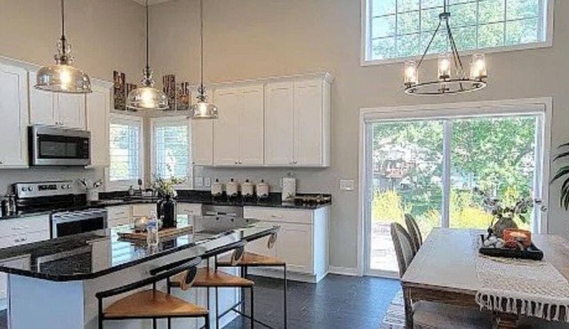 4-bedroom vacation home 18 minutes from Mall of America