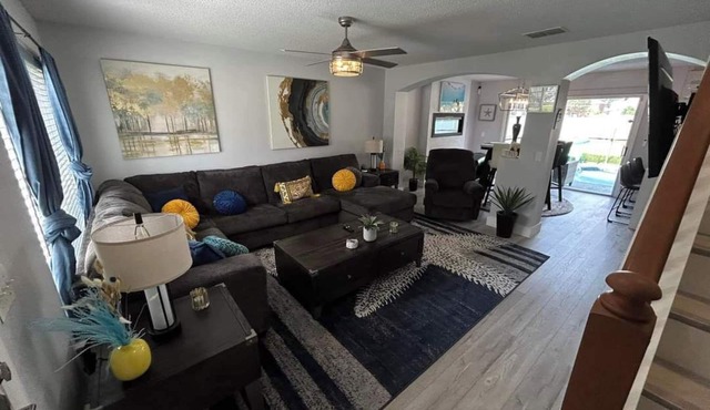 4-bedroom vacation positioned between orlando airport and disney world