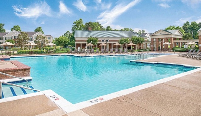 4 Bedroom Vacation Condo-Indoor Pool-In Room Fireplace-Sleeps 12!