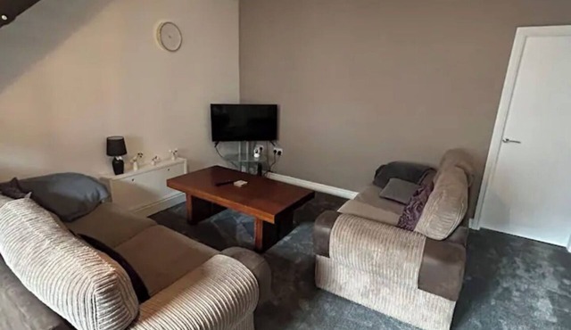 4-bedroom Victorian terrace house in Clayton-le-Moors