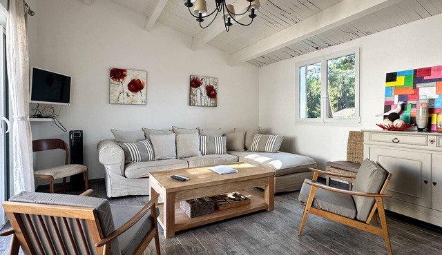 4-Bedroom Villa - 6 pers - Near Sea, Pets Allowed, Parking