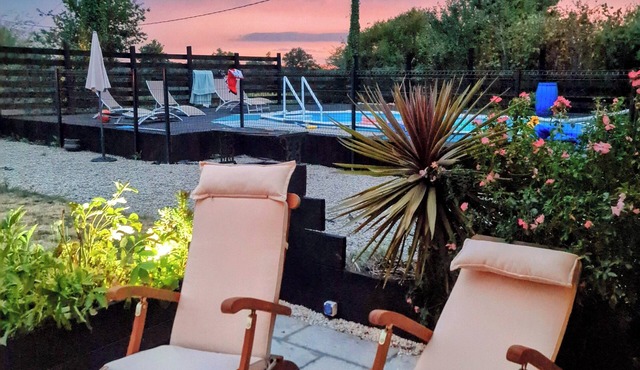 4 bedroom villa, great for 8 ppl, private pool, fabulous outdoor space.