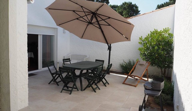 4-Bedroom Villa in La Palmyre, Near Beach