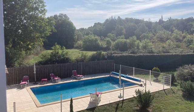 4-bedroom villa with heated private pool and large enclosed garden in Lourmarin