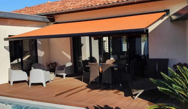 4-bedroom villa with pool 300m from the beach