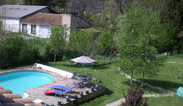 4 Bedroom Villa with Private Pool within 5 minute walk into Quillan