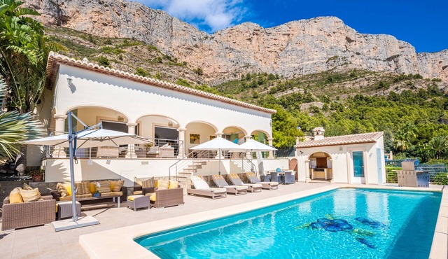 4 Bedroom Villa with Spectacular Views