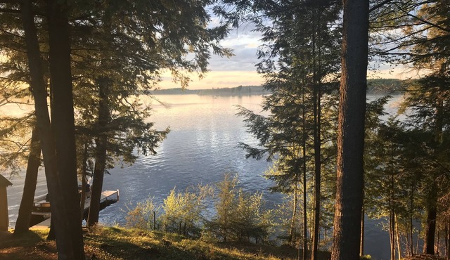4 Bedroom Waterfront Cabin! Fully Remodel with air conditioning and washer/dryer