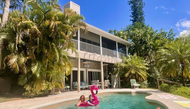 4 Bedroom Waterfront Retreat with Pool & 95ft. Dock