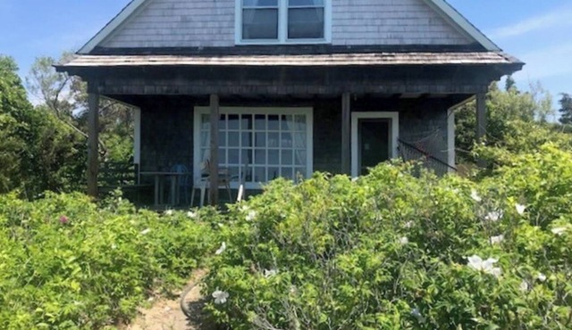 4-bedroom waterfront cottage in charming Wellfleet with WiFi