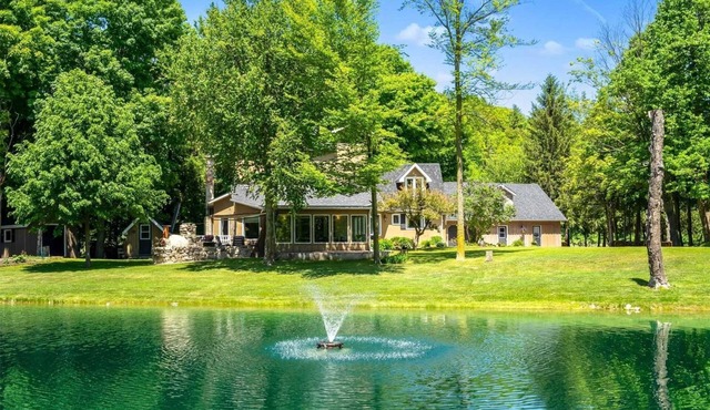 4 bedroom with sauna in Mulmur