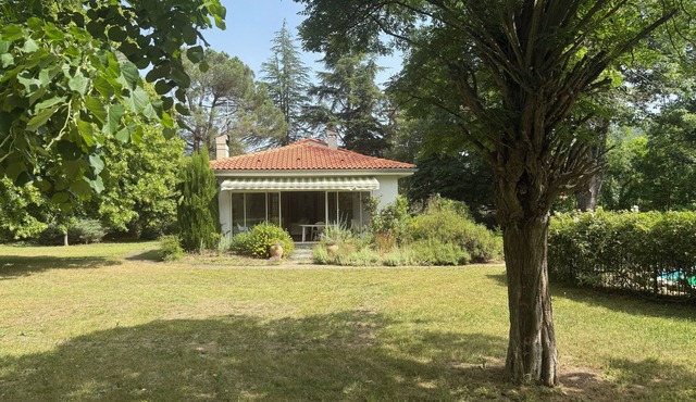 4 Bedroomed Home With Swimming Pool, Large Garden and Magnificent Mountain Views