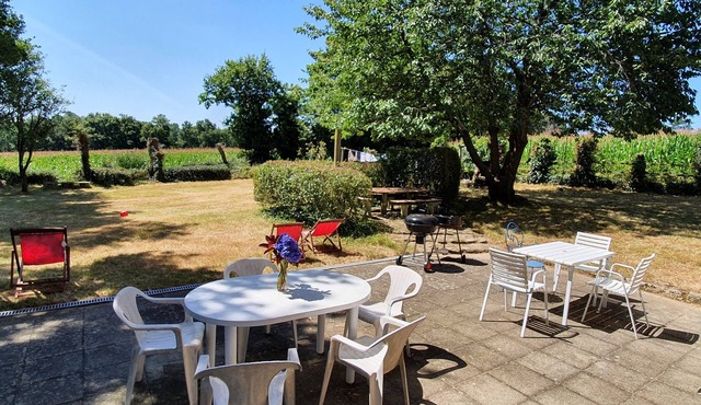 4 bedroomed house with rural views near village, beaches & attractions, Morbihan