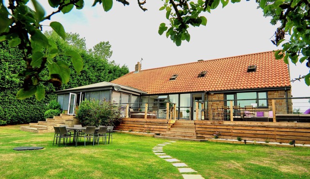 4 bedroomed Self Catering/ Guest House with amazing views, hot tub and sauna.