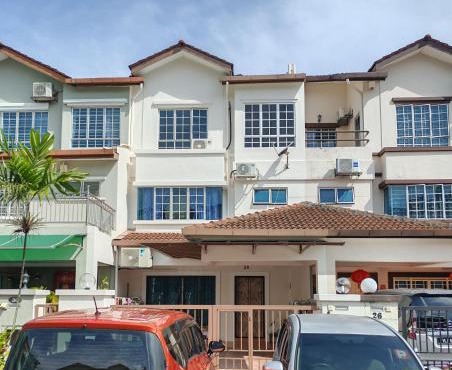 4 Bedrooms 10Pax Comfy Sleeps Landed Spacious House