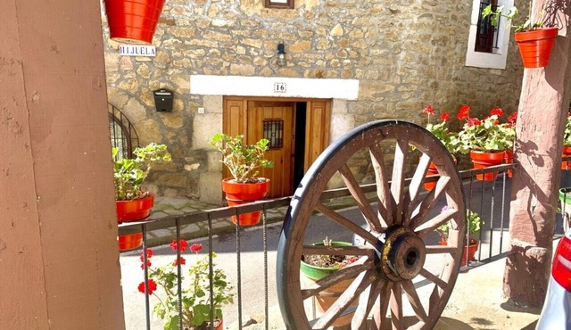 4 bedrooms, 2 bathrooms, 80m2 terrace with views, office and children playroom