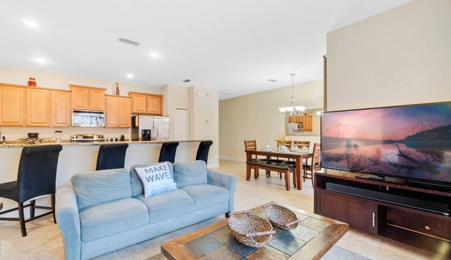 4 Bedrooms/3 Bathrooms/Paradise Palms (8925 BP)