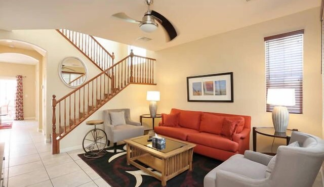4 bedrooms 3 bathrooms. Easy access to stripe. Pet and family friendly.