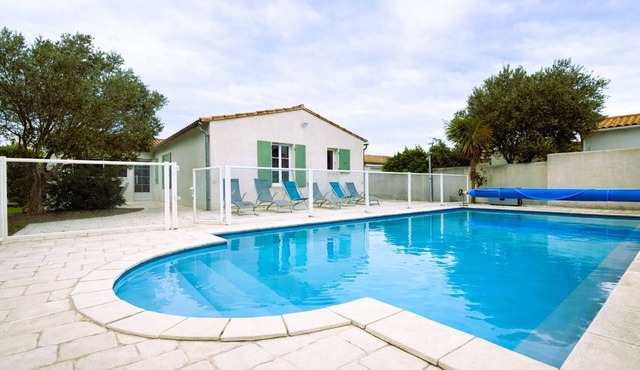 4 Bedrooms Apartment In Sainte-Marie-De-Ré