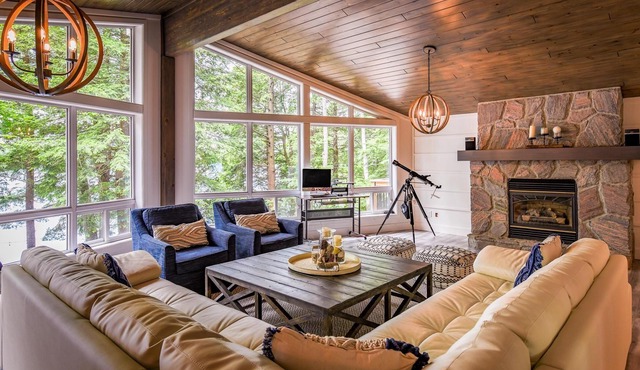 4 bedrooms and 3 bathrooms on Clear Lake!