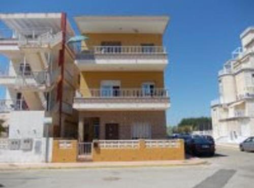 4 Bedrooms Apartment - 2 Mins Walk to Seafront