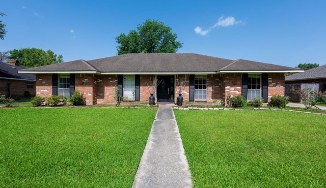 4 bedrooms big house in a great location
