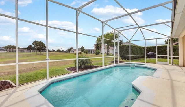 4 bedrooms home with private pool- 15 min from Disney