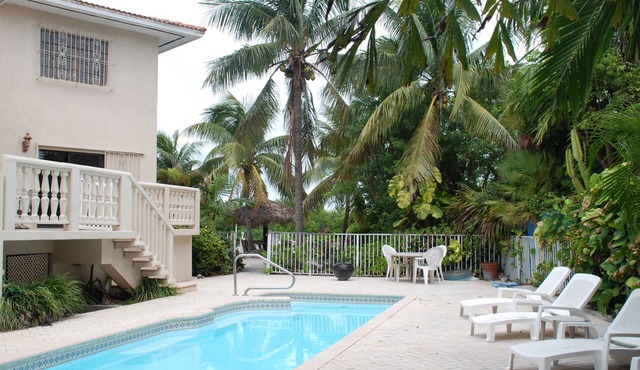 4 Bedrooms,large private pool,Great fishing!