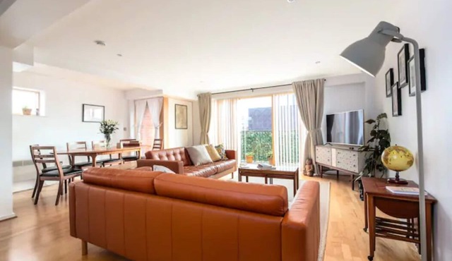 4 BEDROOMS-QUIET-SPACIOUS-QUALITY 4 to 8 beds PARKING x 2