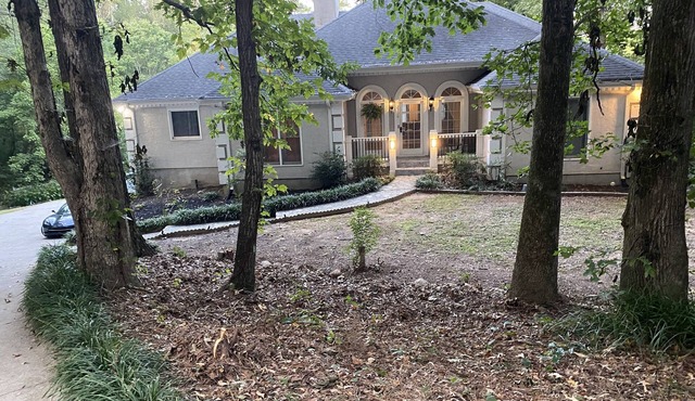 4 Bedrooms Secluded Oasis on 3 Acres 20minutes from Hartsfield Atlanta Airport