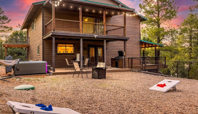 4 Bedrooms, Sleeps 16, Hot Tub, Games, Tesla Charger, Smart TV's, MORE!