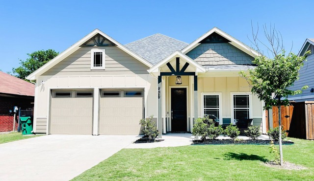 4 beds/3 bedrooms/Family & Pet Friendly