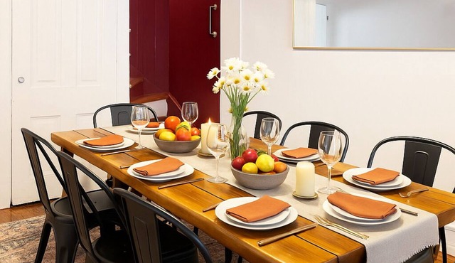 4 Beds/3 Bedrooms/King Beds/Sleeps 8/Historic Mid-Century Home