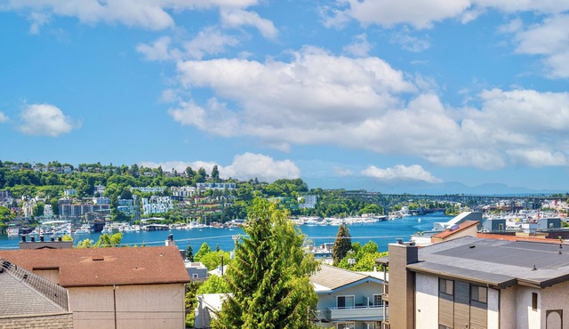 4 Beds Townhome with Rooftop Lake & Mountain Views