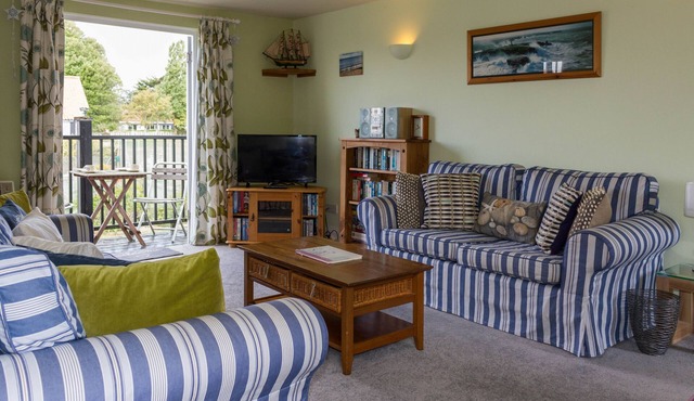 4 Bell Lodge, - sleeps 7 guests in 3 bedrooms