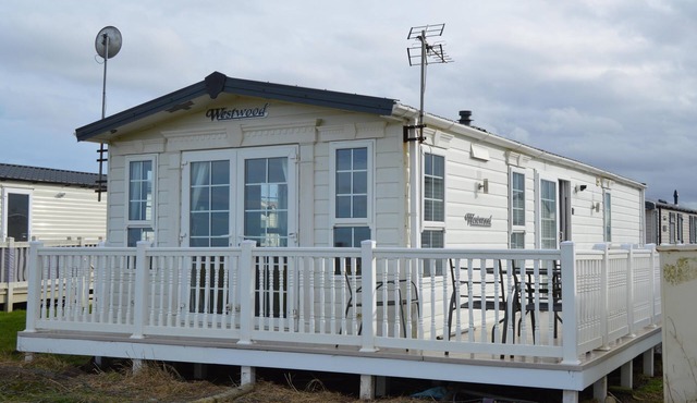 4 berth caravan with full sea view at Barmston Beach Holiday Park ref 62047O
