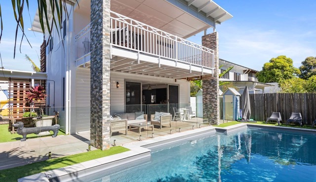 4 Boardrider Crescent