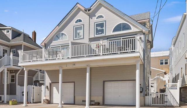 4 BR, 2.5 bath with incredible ocean views