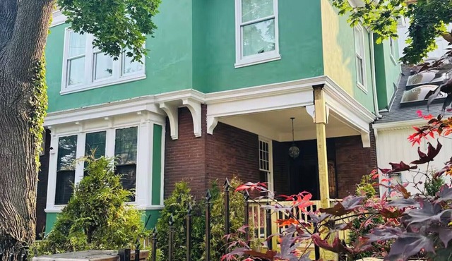 4 br 2 baClassical Victorian Home Off Walnut Street in Shadyside Pittsburgh