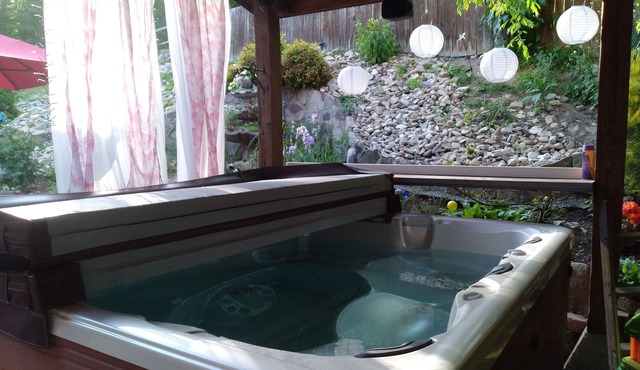 4 br/2full bath. Always flexible check-in, with late check-out.nHOT TUB