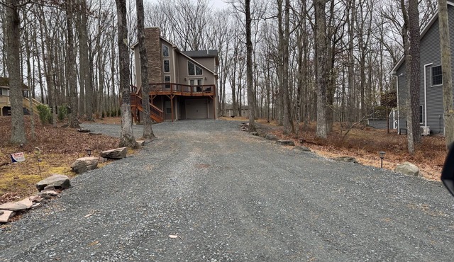 4 BR 3.5 Ba Chalet in 4 seasons community of Masthope Ski-Big Bear Lake Pools