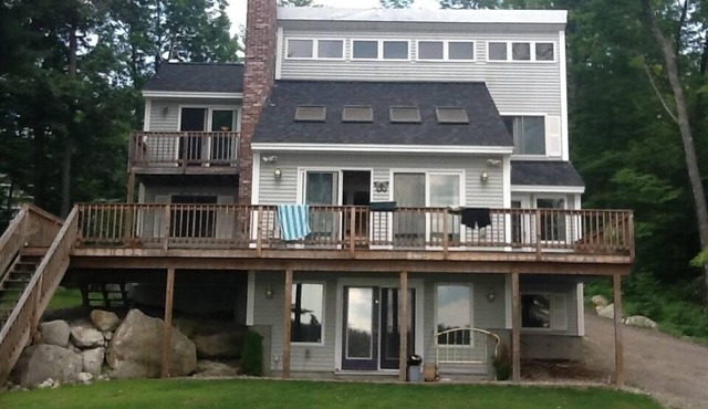 4 BR/3 Bath Lakefront Sleeps 12