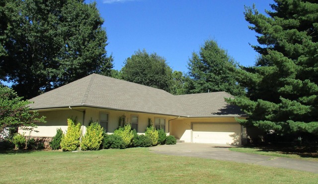 4 br 3 full baths, 2100sf. Great for wedding/large groups. No cleaning fee.